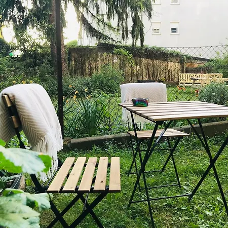 Newly Renovated In The Center Of Lejlighed