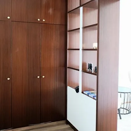 Apartment Newly Renovated In The Center Of *
