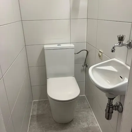 Noor - Compact - Free Parking & Near Messe Apartman *
