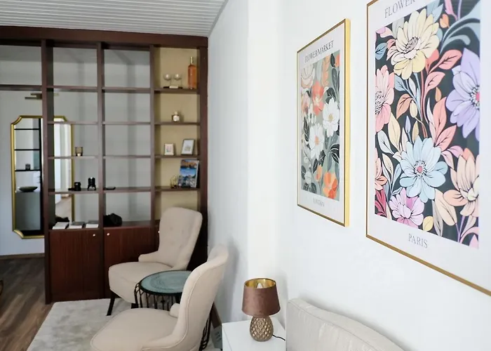 Newly Renovated In The Center Of 公寓 *