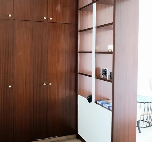 公寓 Newly Renovated In The Center Of *